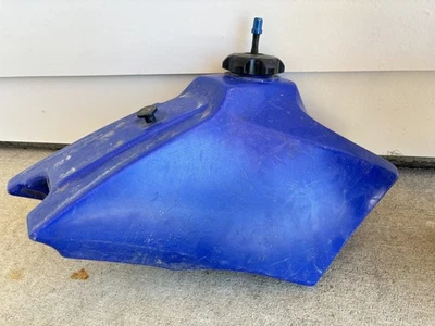 Yamaha YZ85 85 80 YZ85 2004 02-12 tanque de gasolina contenedor azul tapa de gasolina Foto 1 de 4