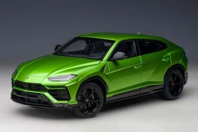 AutoArt Lamborghini Urus Verde Selvans 1/18. 79169 - Imagen 1 de 4