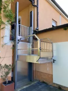ROLLSTUHLLIFT ROLLSTUHLHEBEBÜHNE AUFZUG FAHRSTUHL HOMELIFT LIFT HEBELIFT HUBLIFT - Bild 1 von 10