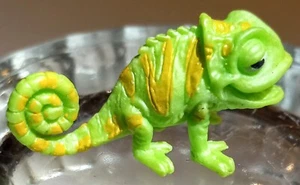 Disney Tangled RAPUNZEL~ PASCAL Pet CHAMELEON 1 1/4" PVC Figure ~Cake Topper - Picture 1 of 4