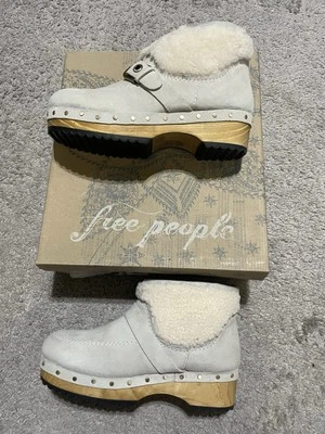 Botines zueco Free People Dust Bunny gris piel de oveja genuina para mujer 6M nuevos en caja $198 Foto 1 de 4