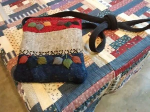 Small 100% Wool Embroidery Purse. Red, Gray and Blue. - Picture 1 of 1