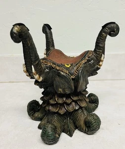 Kerzenständer aus Holz mit drei Elefanten erhöhten Stämmen drei stabile Beine - Bild 1 von 5