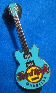 GUITARRA MARBELLA 3 CUERDAS AZUL GIBSON ESCORE SERIE 3L PICK Hard Rock Café PIN - Imagen 1 de 1