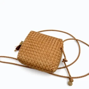 Bottega Veneta Intrecciato Mini Shoulder Bag Camel Zip Crossbody Authentic - Picture 1 of 10