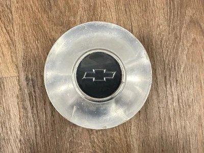 2000 - 2002 Chevrolet Impala Monte Carlo OEM Center Cap P/N 9592876 - Image 1 of 4