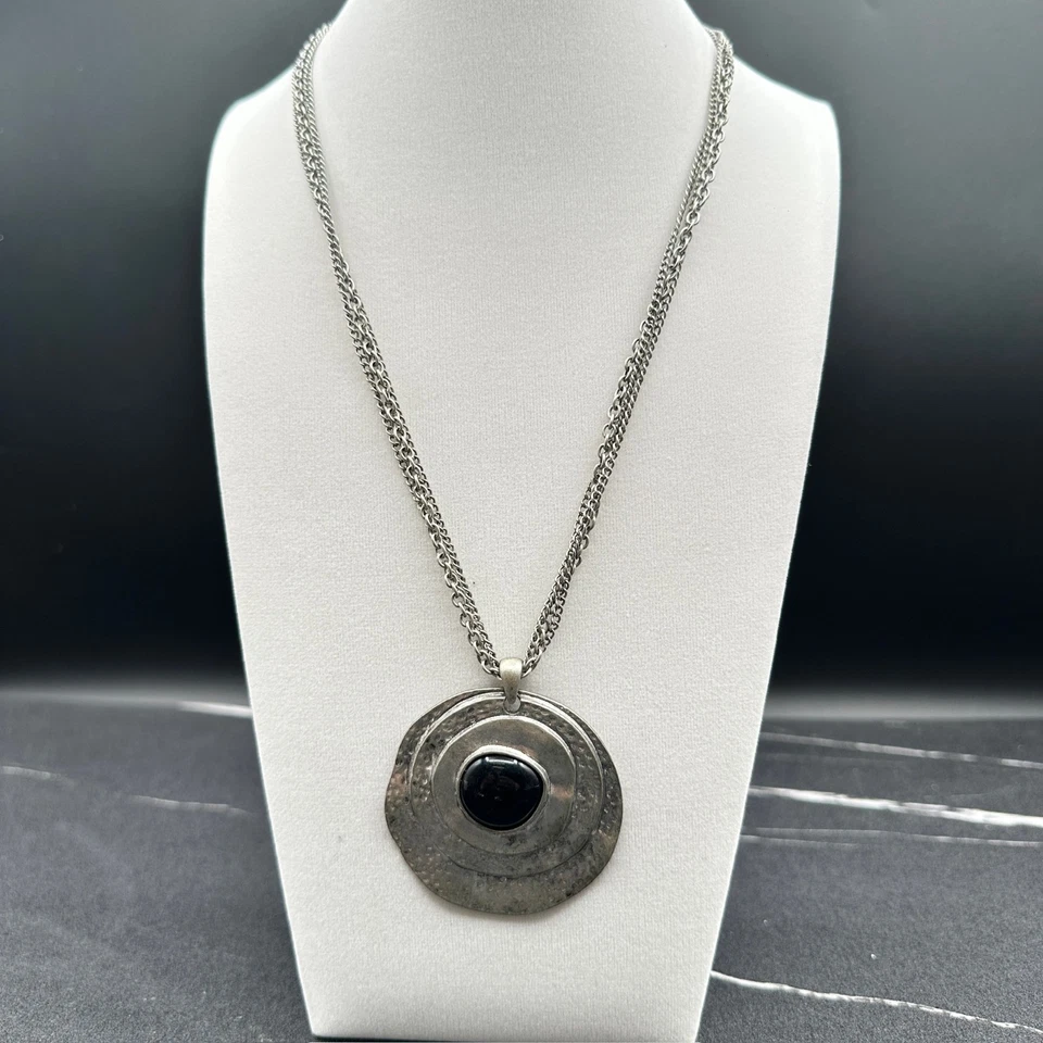 Ruby RD. Collar Colgante Étnico Negro Piedra Vidrio Ónix Tono Plateado Langosta Foto 1 de 4