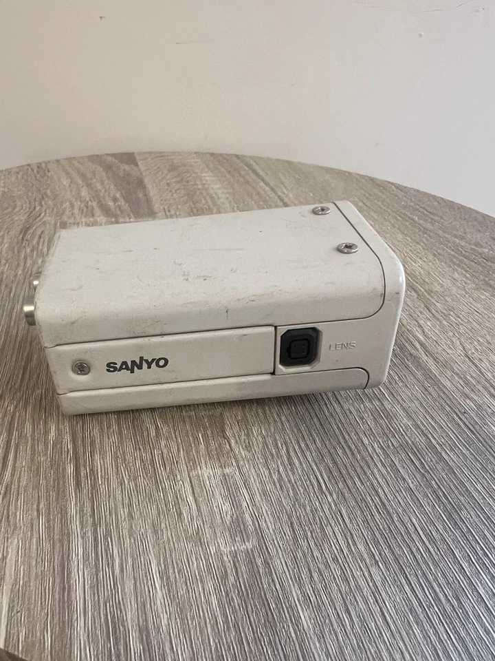 Sanyo VCB -3312P Camera  monochrome - CAMERA HEAD  12V - FREE POST - - Image 1 of 4
