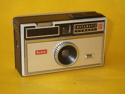 KODAK INSTAMATIC 100  - Photo 1/4