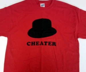 James Bond 007 Goldeneye Activision - t-shirt Cheater - taglia L rossa - Foto 1 di 3