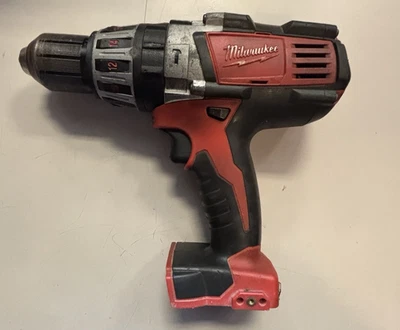 Milwaukee 2611-20 M18 18V Taladro atornillador Taladro percutor HERRAMIENTA SOLO 1/2" Mandril, probado Foto 1 de 4