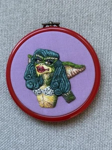 Bordado hecho a mano Greta Gremlin de Gremlins 2 - Imagen 1 de 4