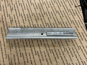 1963 Mercury Marauder S55 Glove Box Door Emblem - Foto 1 di 8