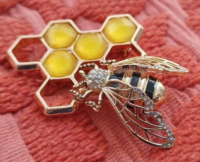New Napier Gold Tone Honeycomb and Bee Pin - Image 1 of 4