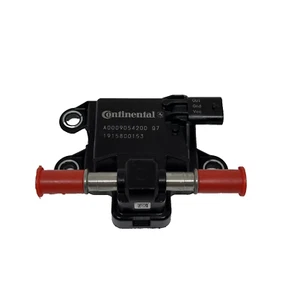 Temperature Sensor,Pressure Sensor Gla X156 W156 Mercedes-Benz A0009054200 - Picture 1 of 7