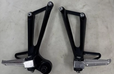 2020 -2022 yamaha mt-03 Right & Left Passenger Mount Peg  Nice Foto 1 de 4