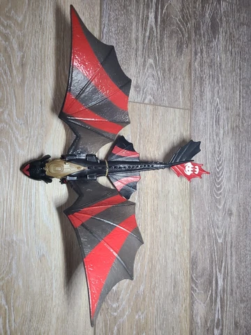 How to Train Your Dragon Toothless Night Fury Lunge Attack Figure Toy 2013 Cover