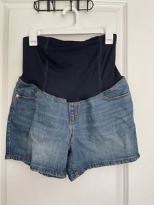 NWOT Ingrid & Isabel Maternity Crossover Panel Denim Shorts Medium Wash Size 8 - Picture 1 of 5