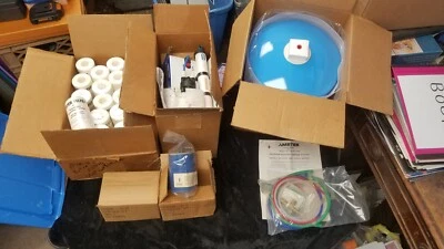 Sistema de filtración de ósmosis inversa AMETEK 1987 completo con extras nuevo en stock Foto 1 de 4