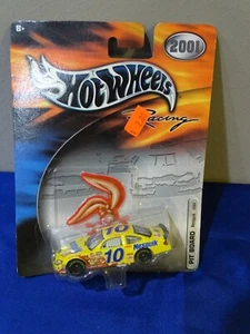 Hot Wheels Racing 2001 #10 Nesquick Pit Board 1:64 Die Cast 060719AMCAR2  F3 - Picture 1 of 2