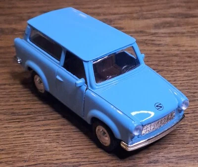 Trabant Kombi hellblau Trabi Modellauto - Bild 1 von 4