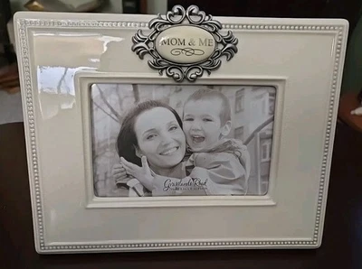Moldura horizontal cerâmica foto 4x6 Mom & Me - Love at First Cuddle - Imagem 1 de 4