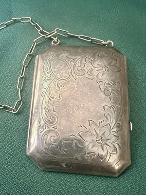 BOLSO DE BAILE VINTAGE PLATEADO ALEMÁN GRABADO/MANGO DE CADENA ART DECO COMPACTO Foto 1 de 4