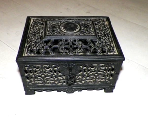 VINTAGE CCCP RUSSIAN BLACK METAL BOX W/KEY - Picture 1 of 11