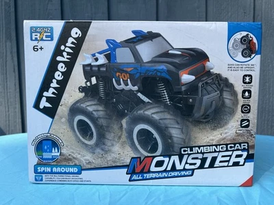 RC4WD 1:16 Scale Waterproof Pick Up Monster Truck Remote Control Car All Terrain - Image 1 of 4