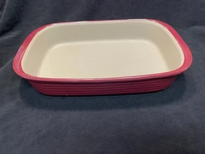 Pampered Chef Cranberry 9x13x2.5, 3.5 Qt Baker Stoneware Lasagna Pan USA. NEW - Picture 1 of 5