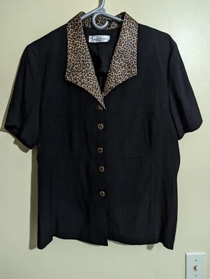 Miss Dorby S/S 衬衫,尺寸 14 (XL) 动物印花领,黑色。 — 第 1/4 张图片