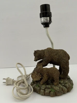 Lámpara de mesa de pesca de oso y cachorro de resina sin marca probada 60 W sin pantalla Foto 1 de 4