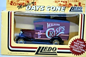 LLEDO DIECAST FORD A Deliver Box Van en librea WALKERS CRIPS casi como nueva en caja - Imagen 1 de 11