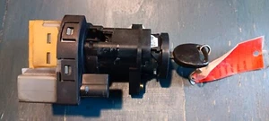 2004-2008 GRAND PRIX Ignition Switch W/ KEY 1981795 EC02 - Picture 1 of 4