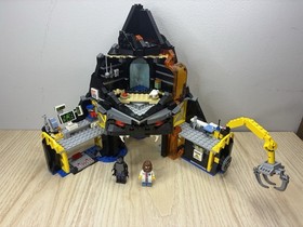 LEGO the LEGO Ninjago Movie Garmadon's Volcano Lair 70631 With Minifigures