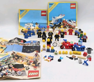 Lot Of 20 Vintage Lego Minifigures + Legoland 80's Mail Catalog, Pieces, Manuals - Image 1 of 4