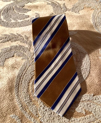 Corbata Giorgio Armani Vintage Años 80 Seda Dinero Antiguo Silencioso Lujo Rayas Doradas Foto 1 de 4