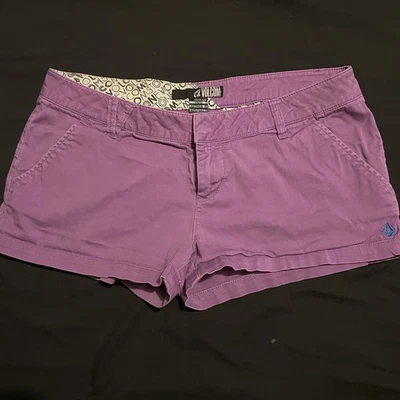 Women’s Volcom Shorts Magenta Pink Size 7 Waist 28 Low Rise Y2K - Image 1 of 3
