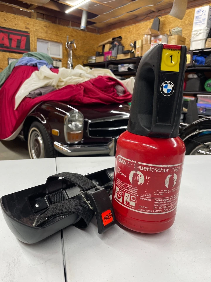 Nuevo de Lote Antiguo Extintor BMW E28, E24, E23 y Soporte Temprano para M635CSI Foto 1 de 4