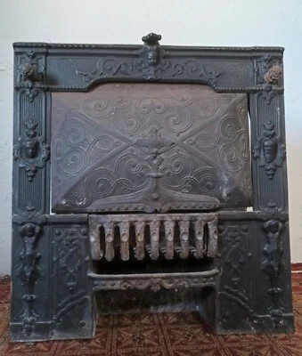 Insert de cheminée poêle en fonte style Renaissance - Photo 1/4