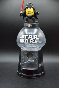 Dispensador de caramelos de plástico estilo bola de goma M&M Star Wars de colección Darth Vader - Imagen 1 de 2