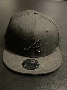 New Era 59Fifty MLB Atlanta Braves "Blackout" Snapback - Picture 1 of 9