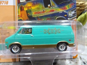 1976 DODGE TRADESMAN VAN 2021 JOHNNY LIGHTNING CLASSIC GOLD COLLECTION 1:64 - Picture 1 of 2