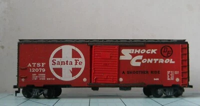 Mantua 40' SD 10-Panel Boxcar ~ SANTA FE ~ Diecast Chassis Rd# ATSF 12079 - HO - Image 1 of 4