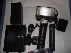 METZ MECABLITZ 60-CT4 FLASH KIT, W, 2 BATT HOLDERS , CABLES, CHARGER, STRAP ETC - Picture 1 of 7