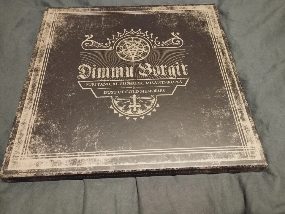 Dimmu Borgir – Puritanical Euphoric Misanthropia Box Set Black Vinyl NM 3×LP - Bild 1 von 4