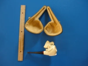 UNSMOKED MEERSCHAUM PIPE FEATURING AN EAGLE IN FITTED CASE APPROX. 6 IN. (2) - Picture 1 of 4