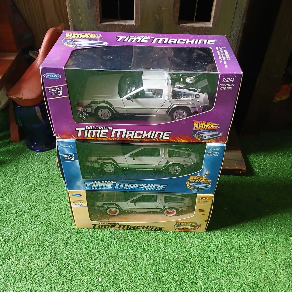 WELLY 22441 Delorean Back to The Future 2 1:24 Diecast Toy Car - Silver