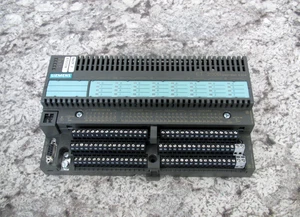 Siemens ET 200B-24DI-8DO Distributed Digital I/O / Controller Module Used - Picture 1 of 4