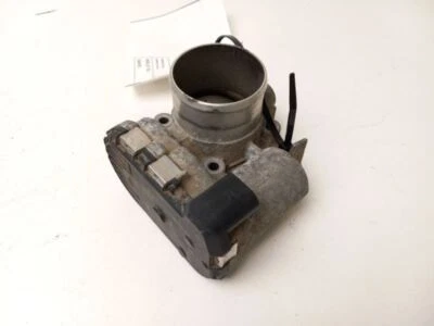 Ford Fiesta 2014-2019 carrocería del acelerador Foto 1 de 4